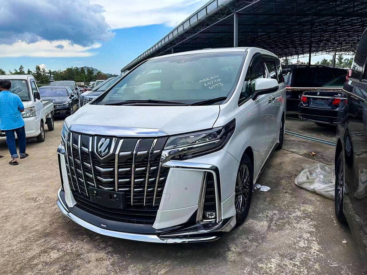 2019年 丰田 阿尔法 V6