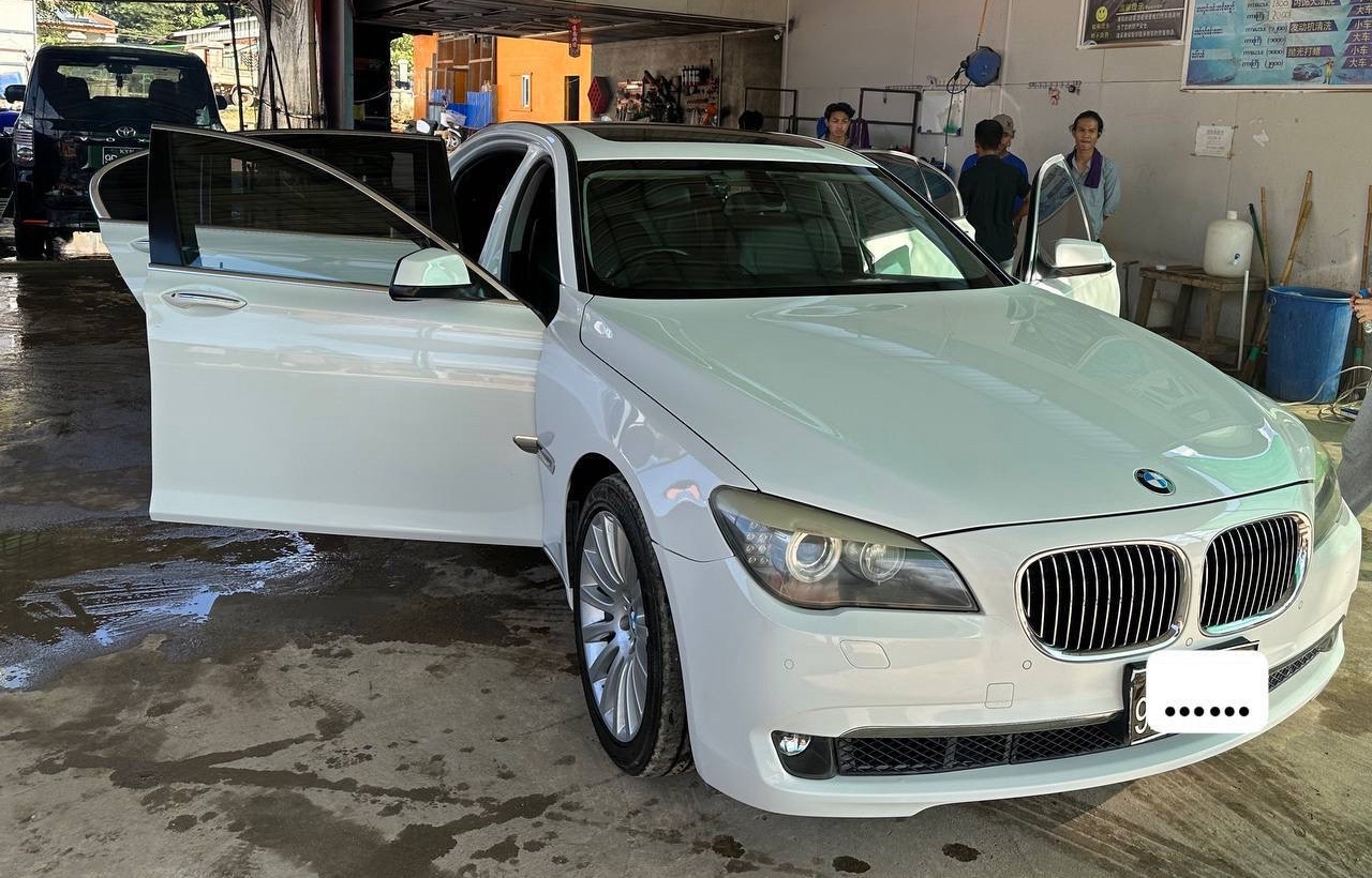 2012年 宝马 750Li