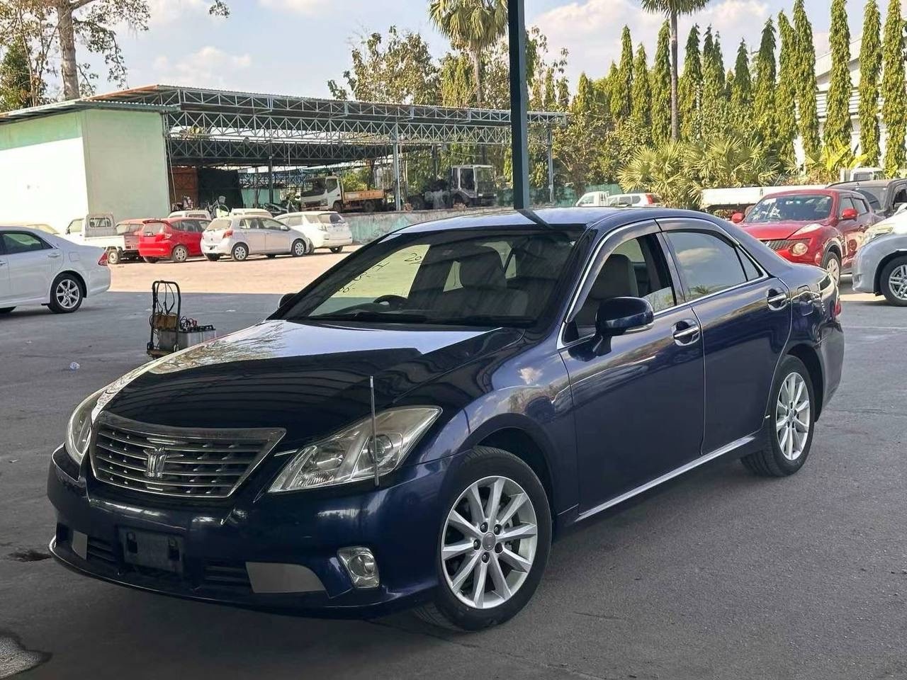 2010年 皇冠 3.0L Saloon