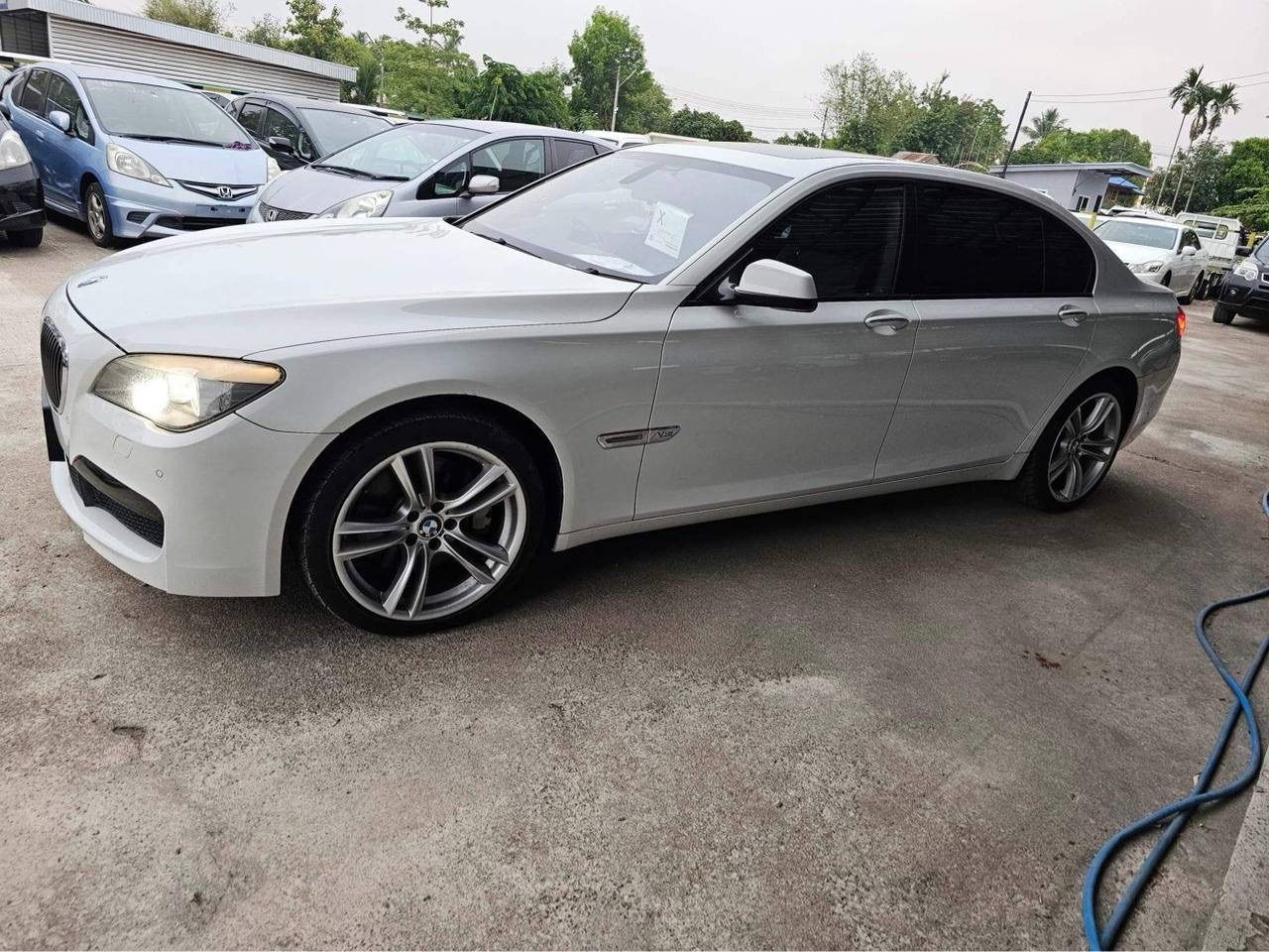 2013 宝马 750Li